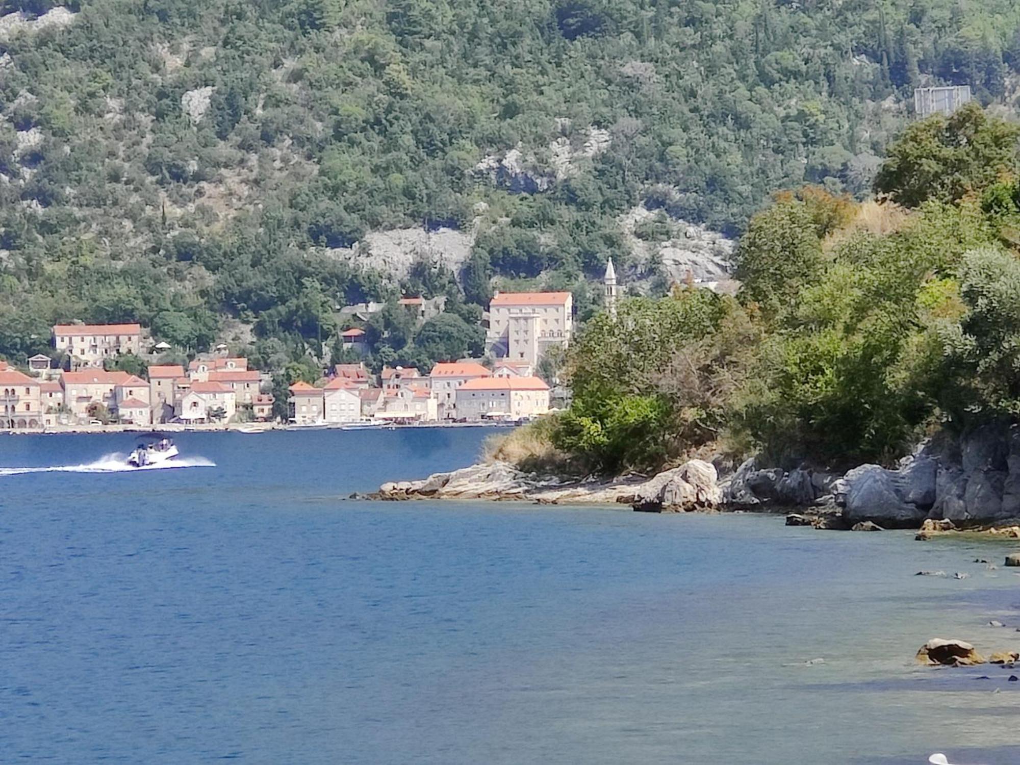 Miro Guesthouse Tivat Eksteriør billede