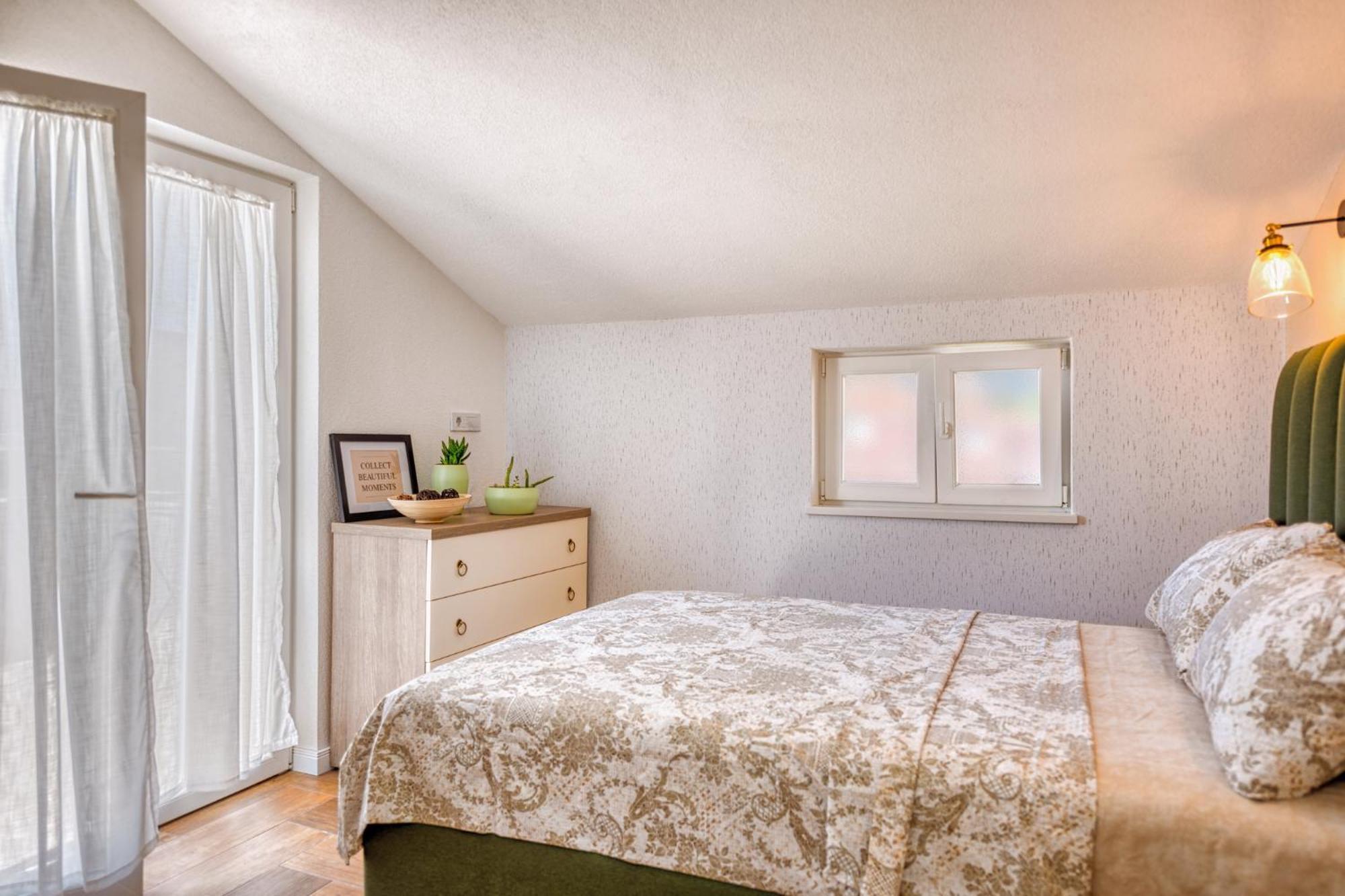 Miro Guesthouse Tivat Eksteriør billede