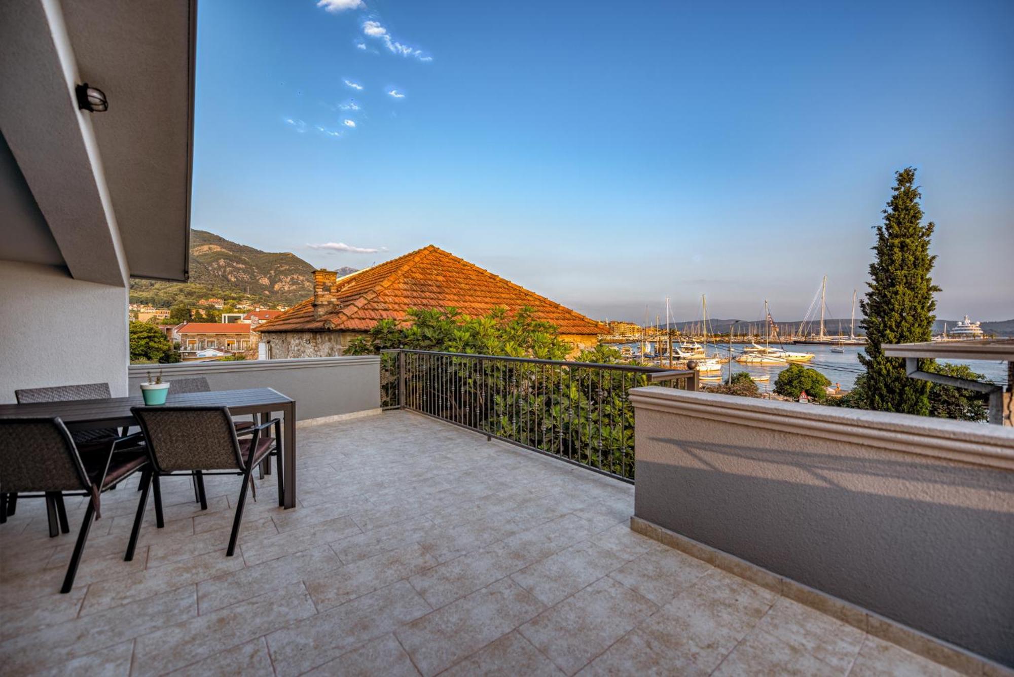 Miro Guesthouse Tivat Eksteriør billede