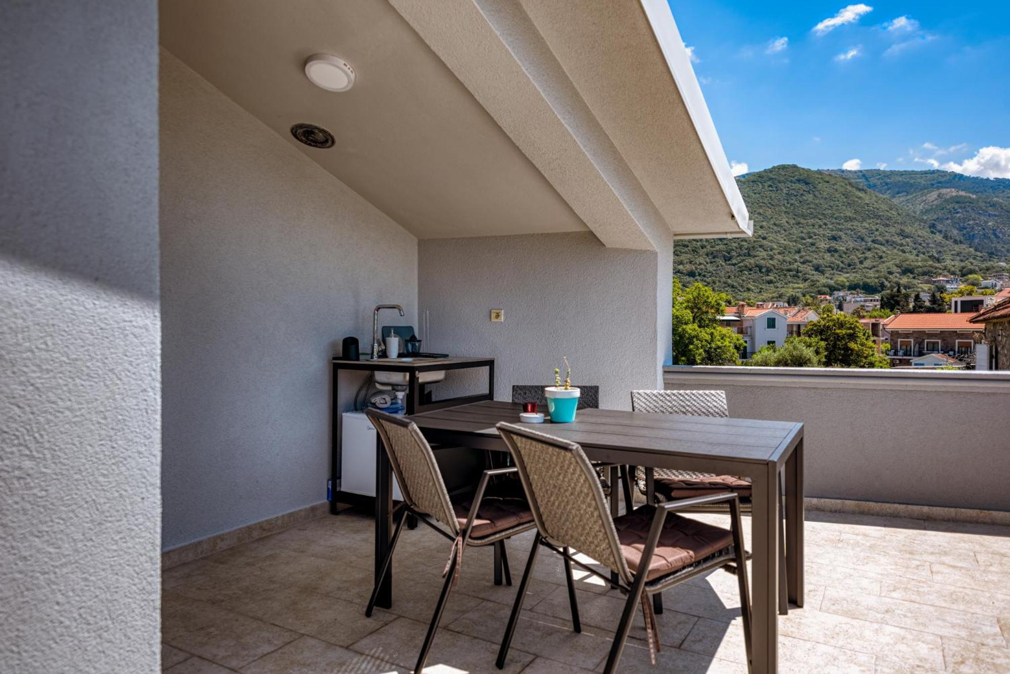 Miro Guesthouse Tivat Eksteriør billede