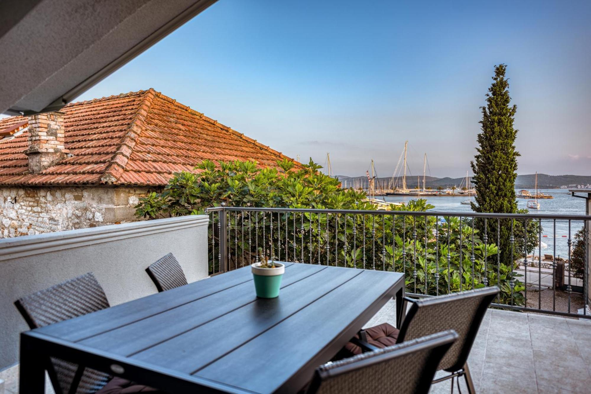 Miro Guesthouse Tivat Eksteriør billede