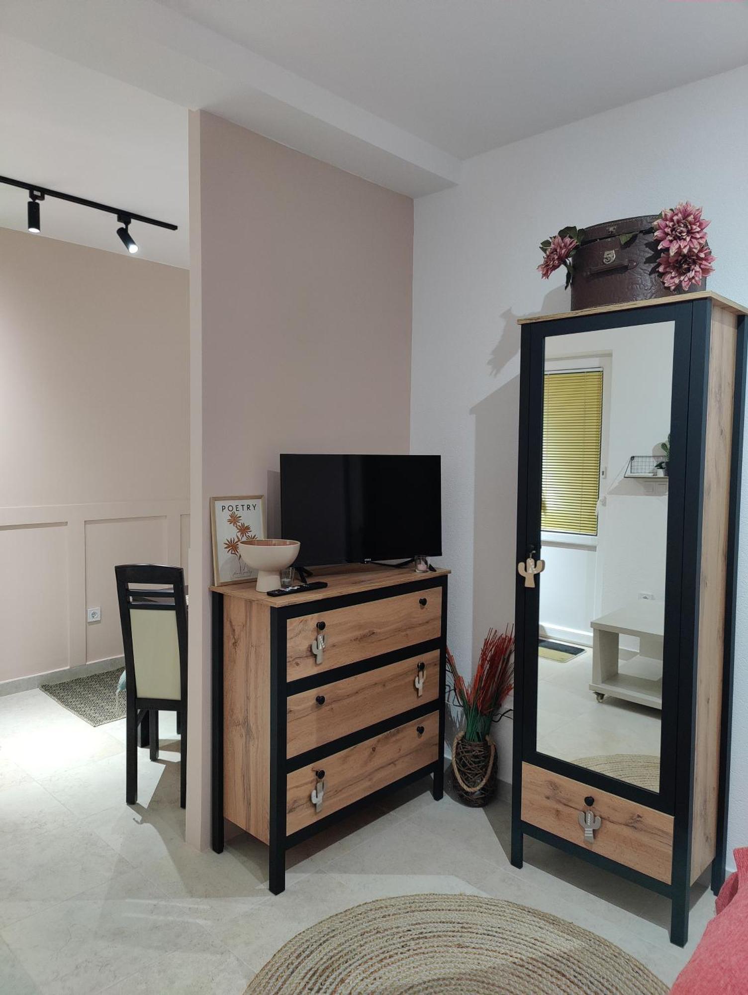 Miro Guesthouse Tivat Eksteriør billede